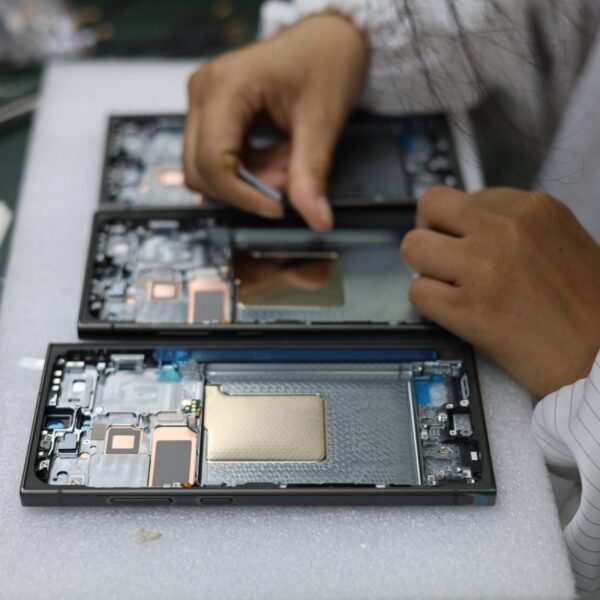 Samsung LCD Frame Assembly Services | Luoyi Technology Hong Kong