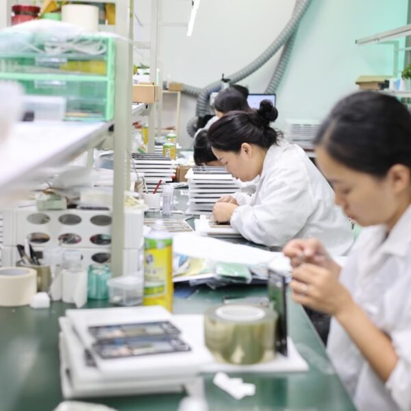 Samsung Ultra Series LCD & Mid-Frame Assembly | Luoyi Technology OEM Factory